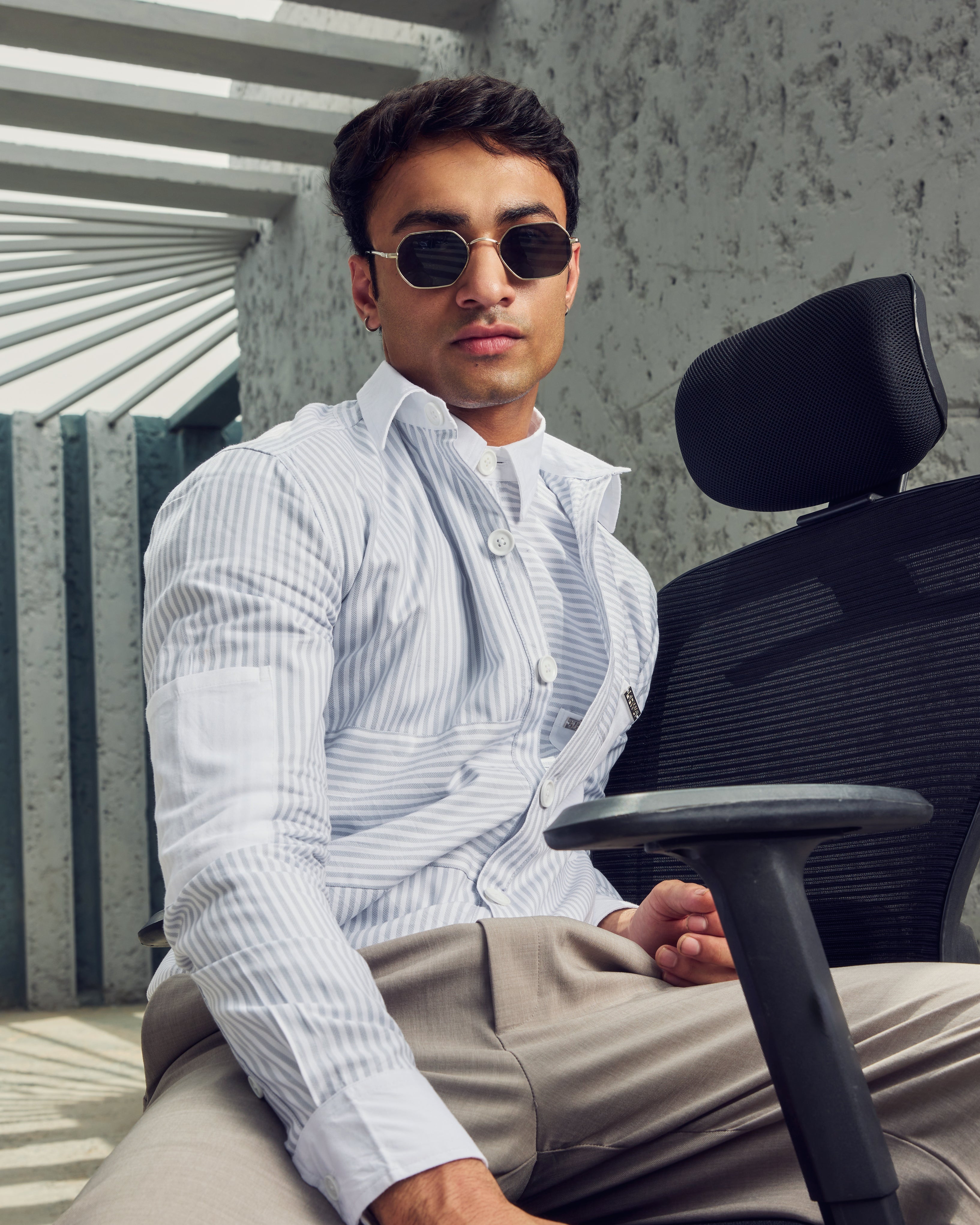 Unisex Grey striped shirt with grain play